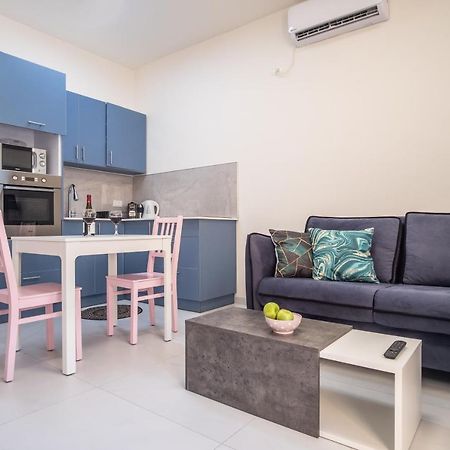 Port City Haifa - Luxury Apartments 50 Mtrs From The Beach Exterior photo