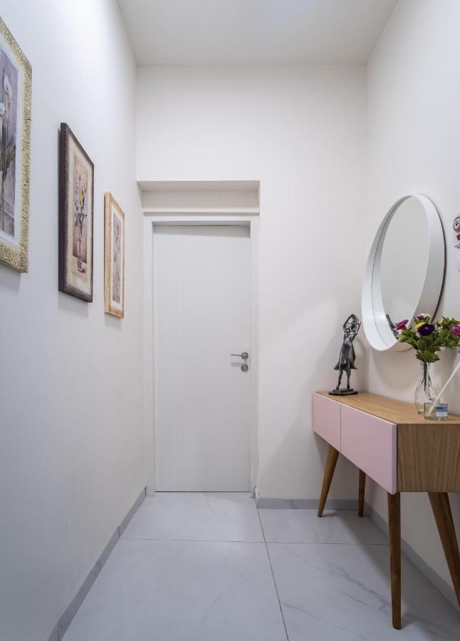 Port City Haifa - Luxury Apartments 50 Mtrs From The Beach Exterior photo