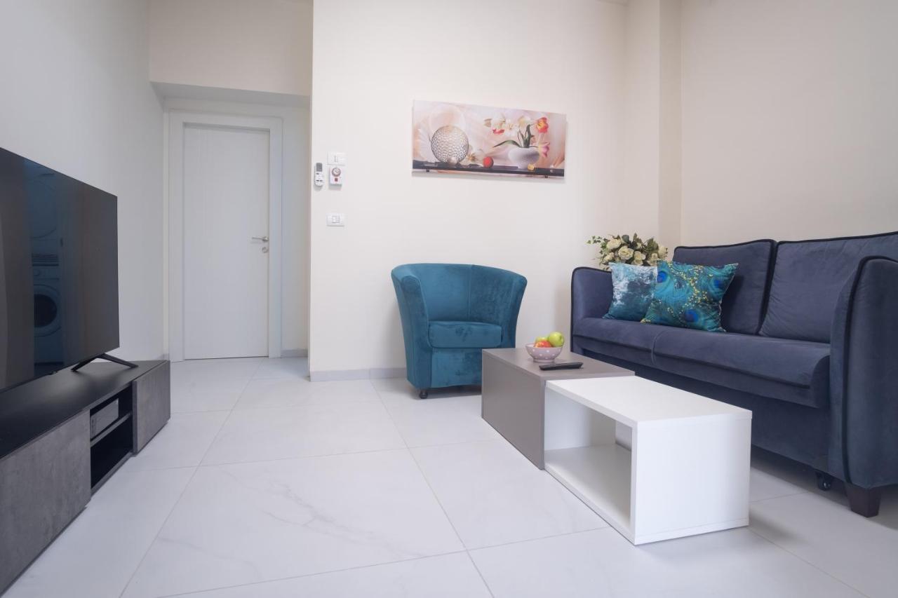 Port City Haifa - Luxury Apartments 50 Mtrs From The Beach Exterior photo
