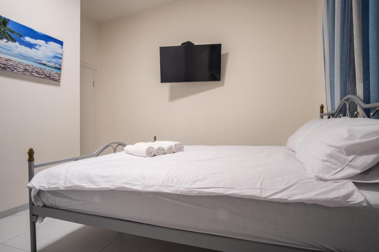 Port City Haifa - Luxury Apartments 50 Mtrs From The Beach Exterior photo